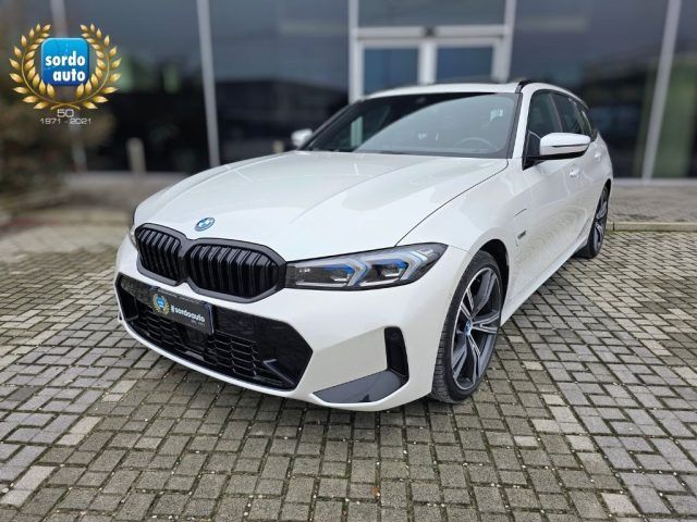 BMW 330 2023