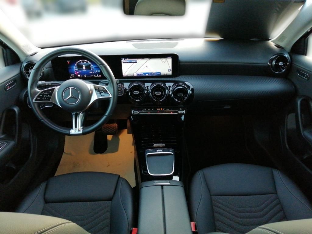 Mercedes-Benz A 180 2023