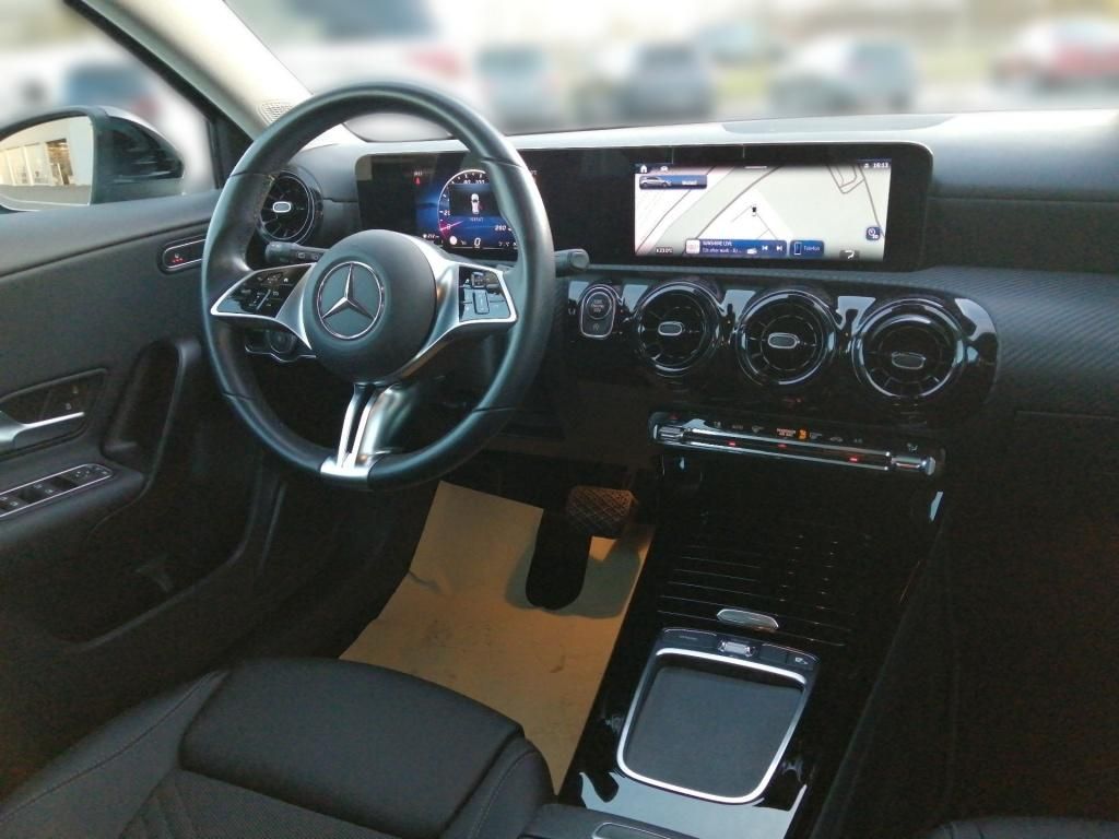 Mercedes-Benz A 180 2023