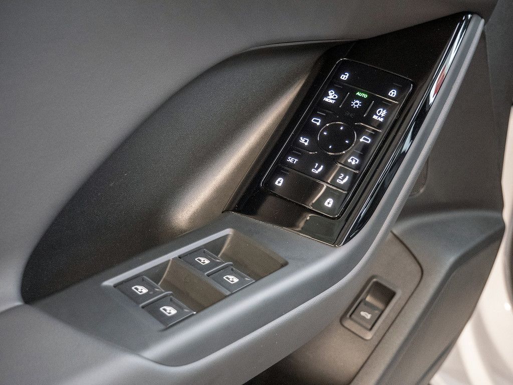 Audi Q6 e-tron 2025