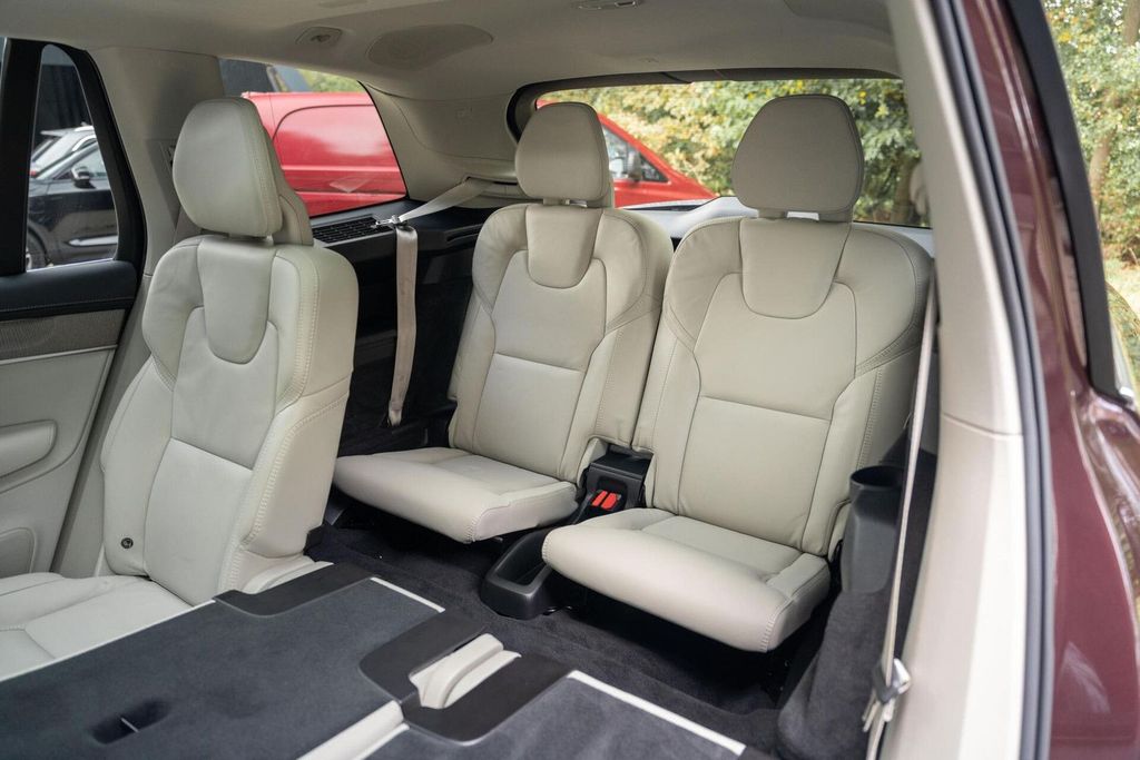 Volvo XC90 2025