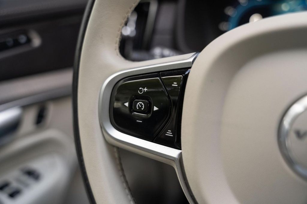 Volvo XC90 2025