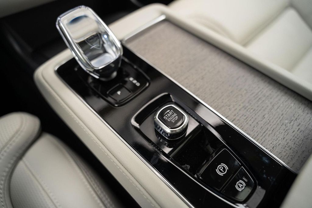 Volvo XC90 2025