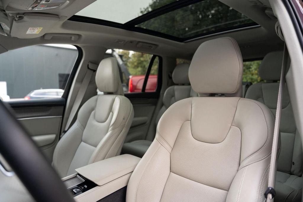 Volvo XC90 2025