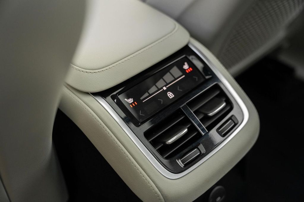 Volvo XC90 2025