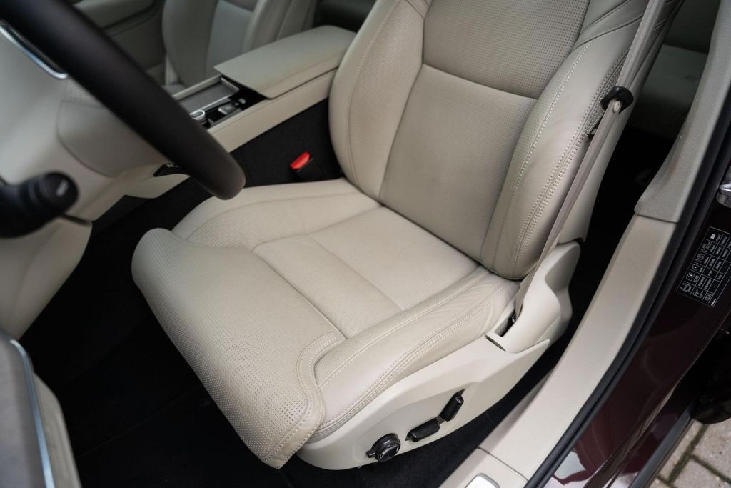 Volvo XC90 2025