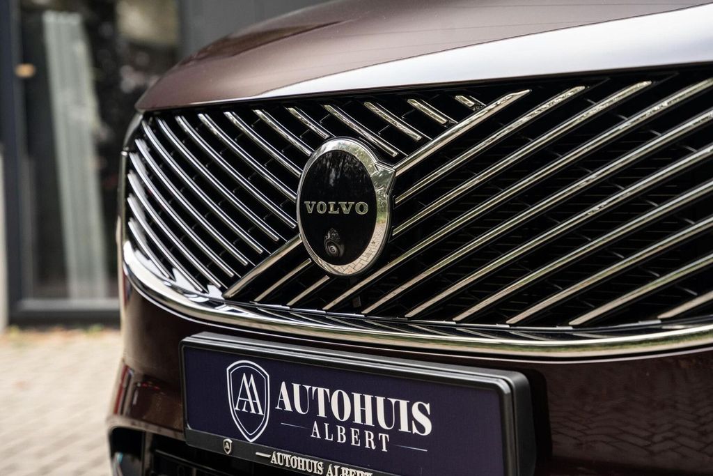 Volvo XC90 2025