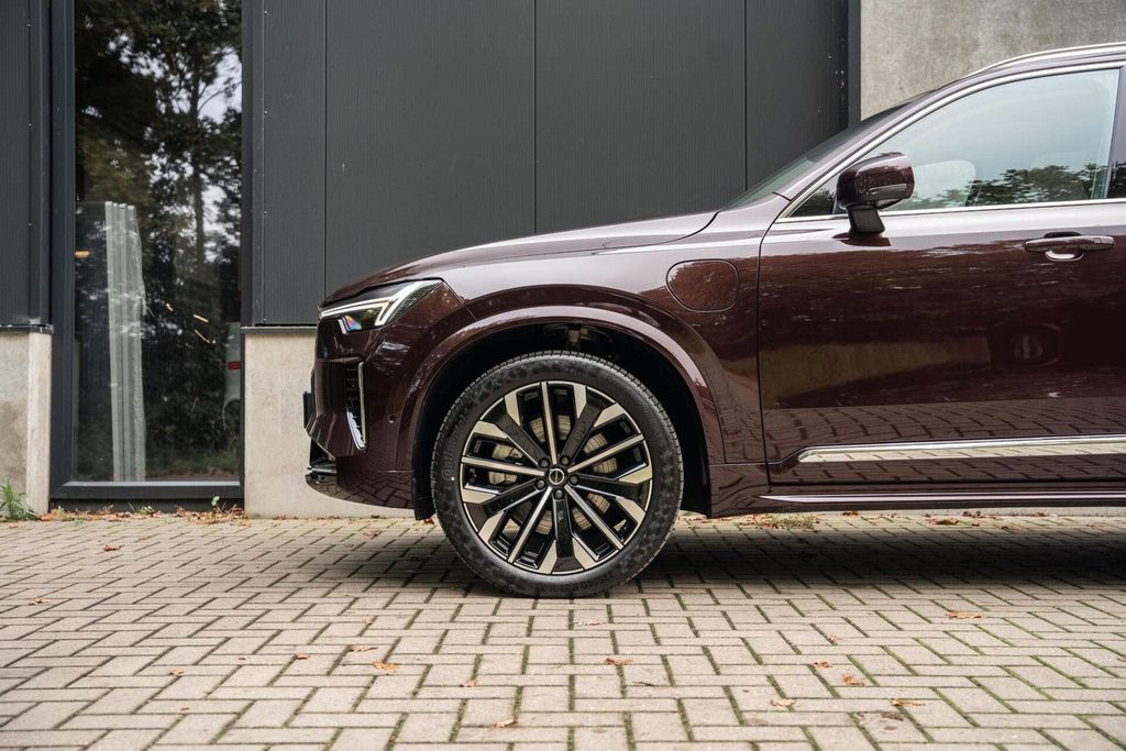 Volvo XC90 2025