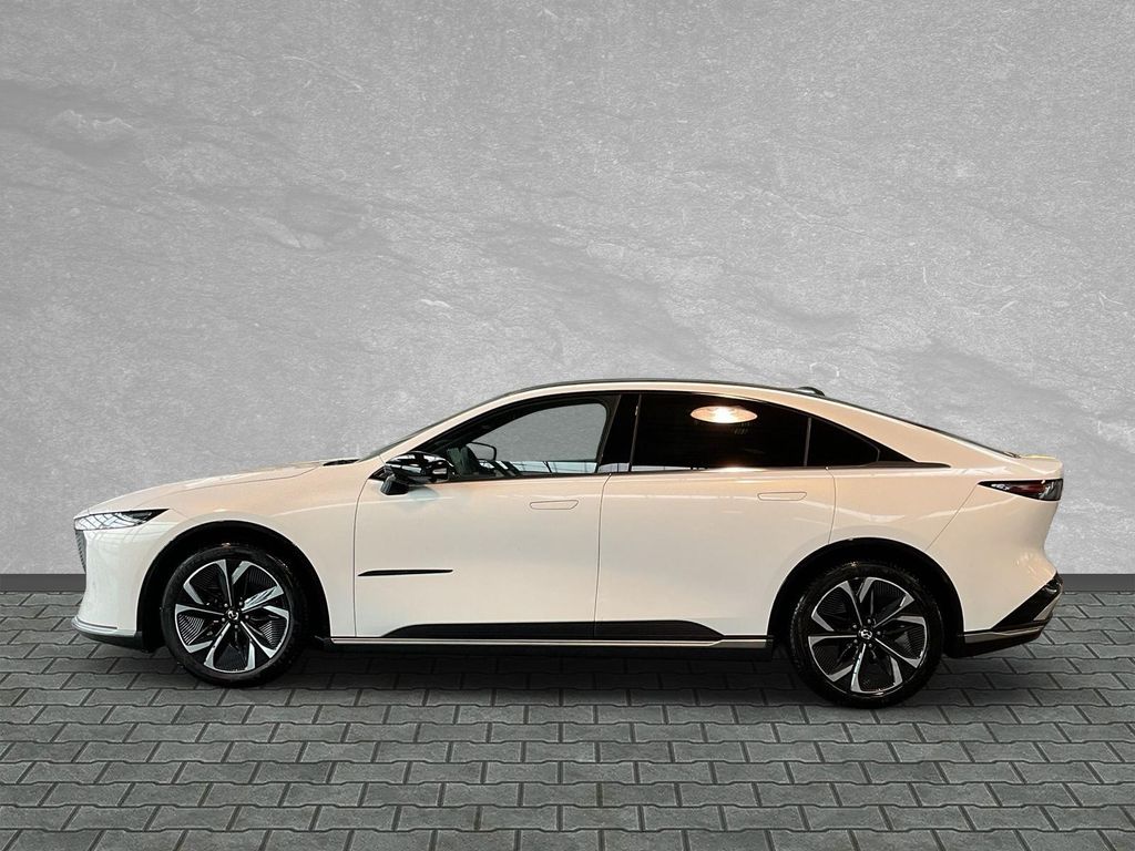 Mazda 6e 2025