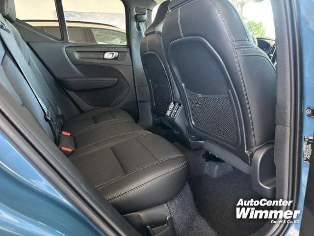Volvo XC40 2025