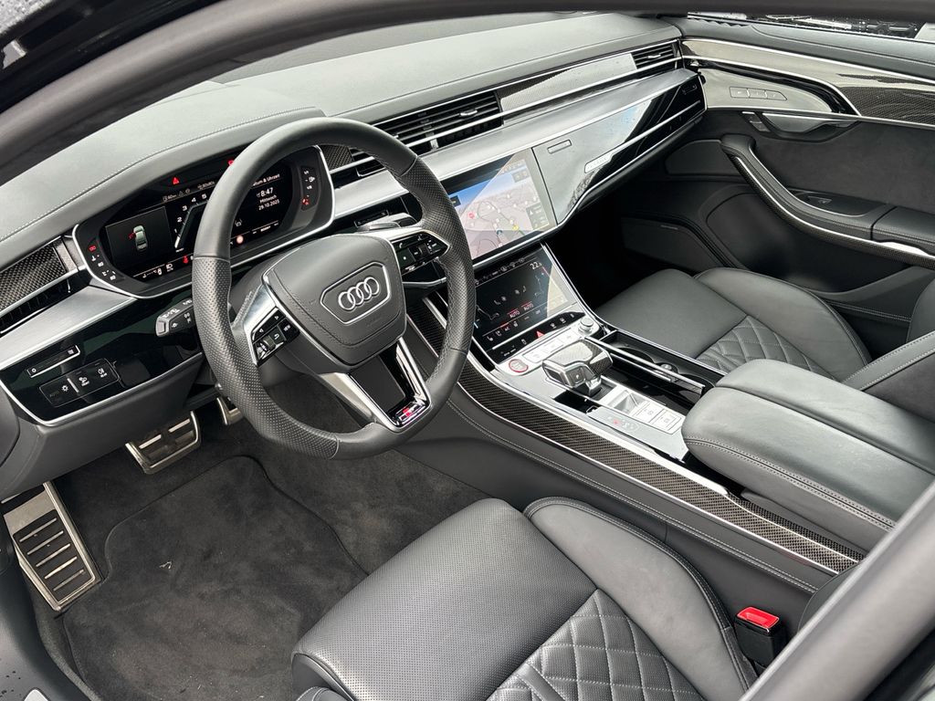 Audi S8 2025