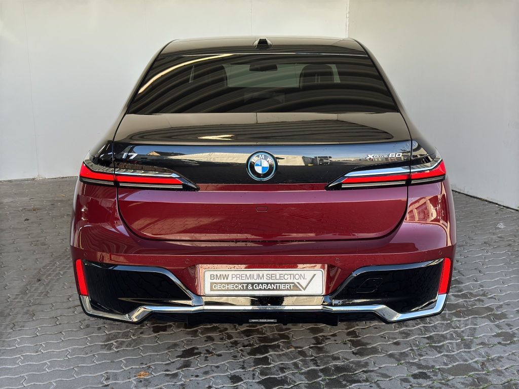 BMW i7 2024