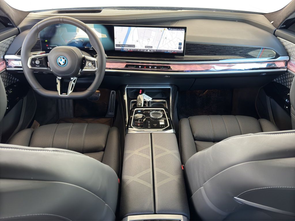 BMW i7 2024