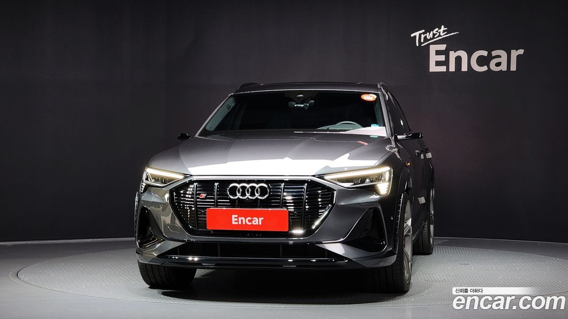 Audi e-tron 2023