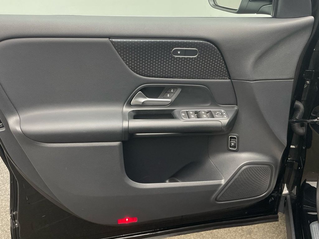 Mercedes-Benz GLA 200 2024