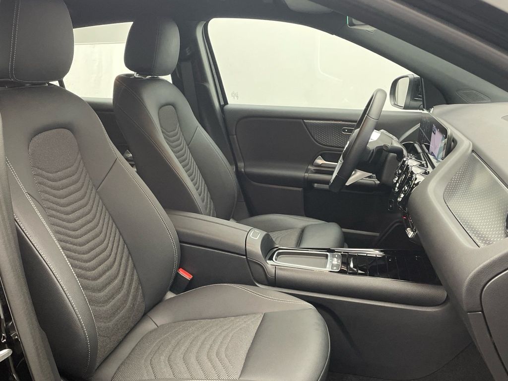 Mercedes-Benz GLA 200 2024