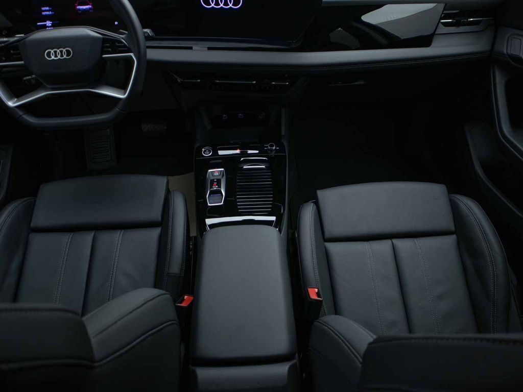 Audi Q6 e-tron 2025