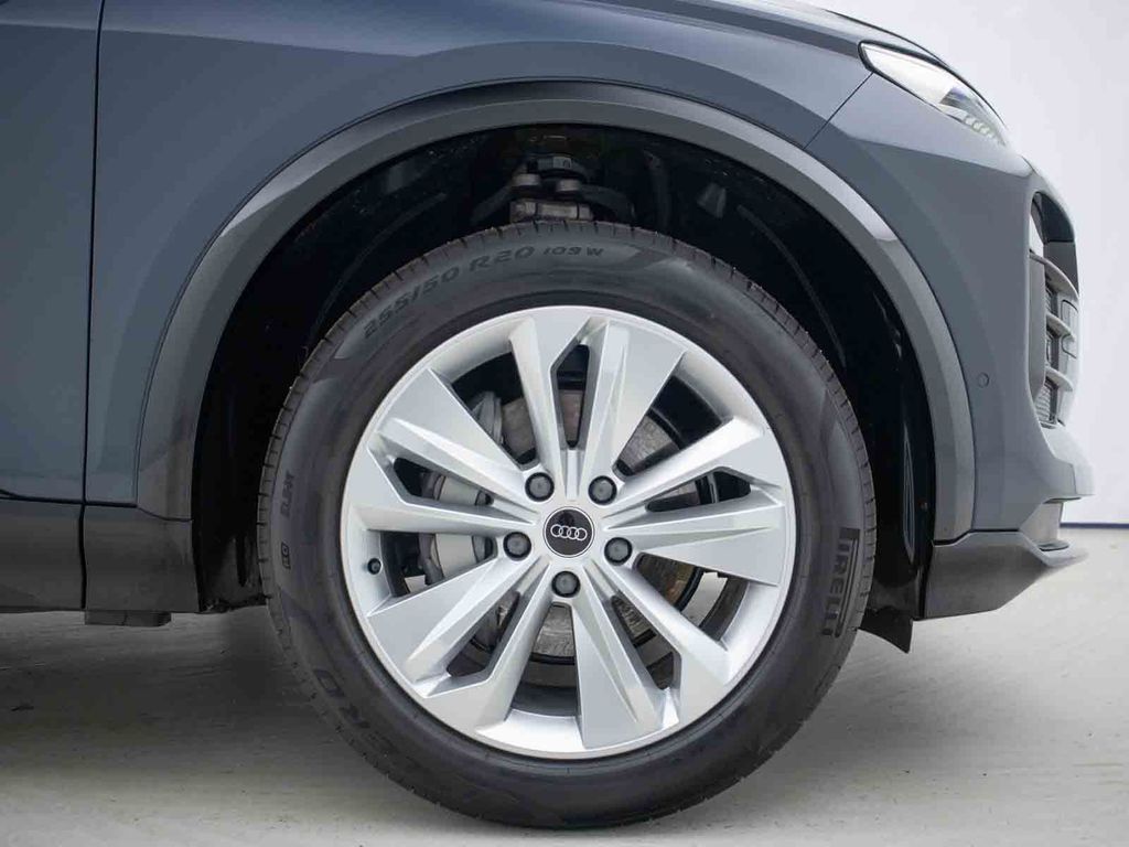 Audi Q6 e-tron 2025