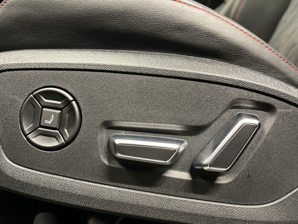 Audi Q6 e-tron 2025