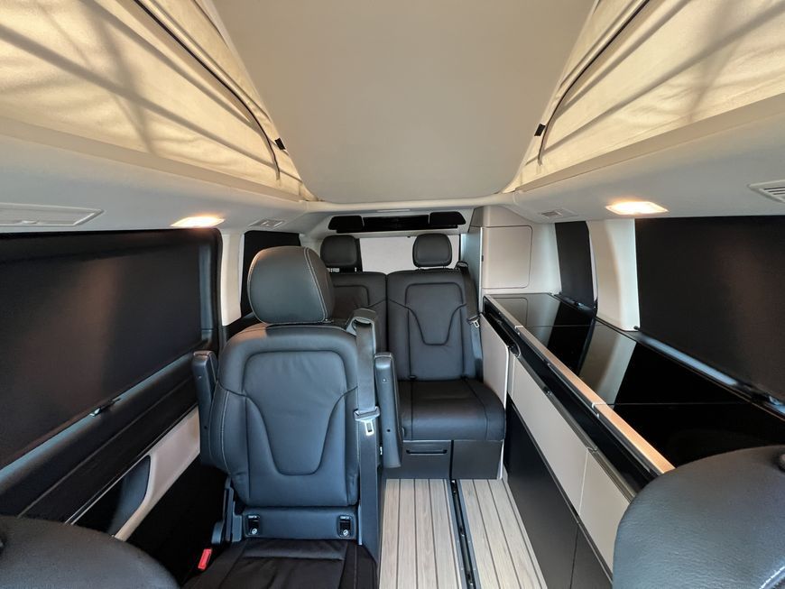 Mercedes-Benz 300 2025