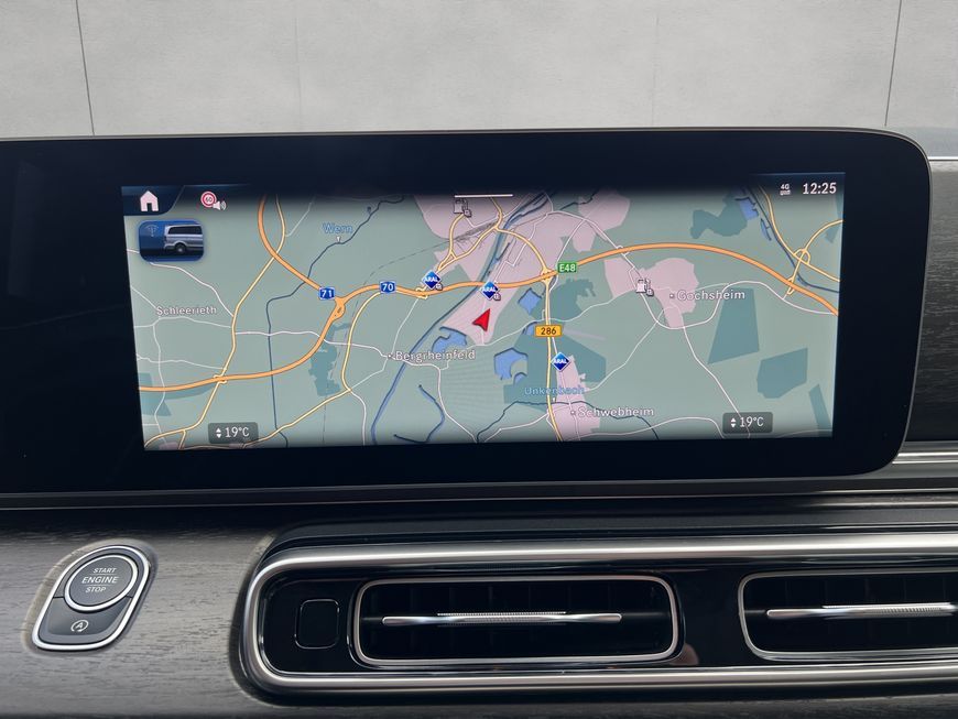 Mercedes-Benz 300 2025