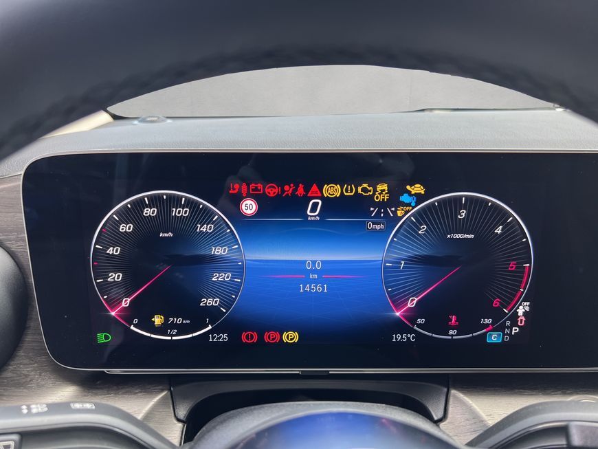 Mercedes-Benz 300 2025