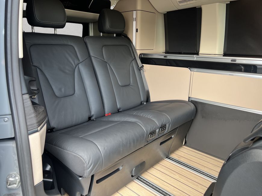 Mercedes-Benz 300 2025