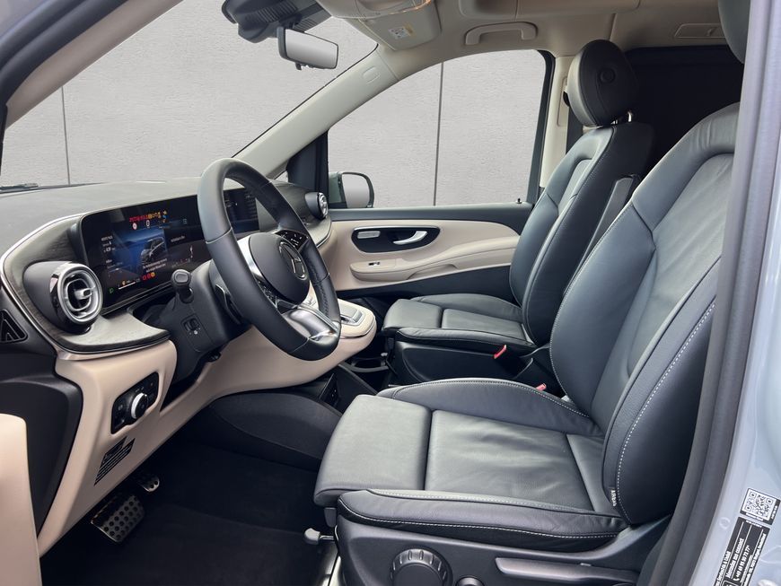 Mercedes-Benz 300 2025