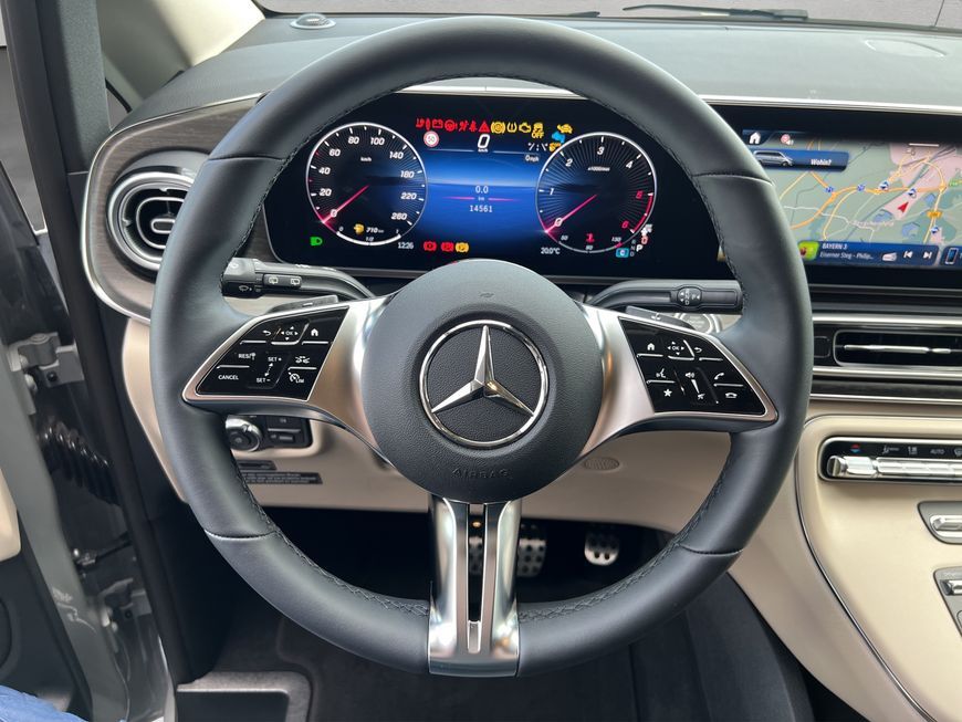 Mercedes-Benz 300 2025