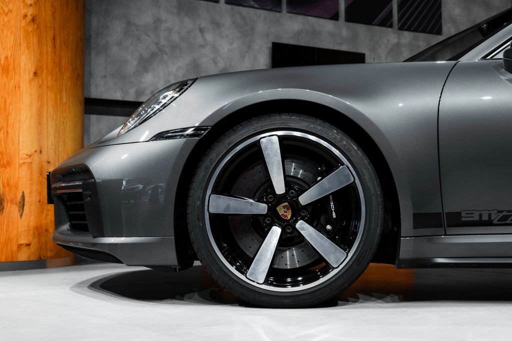Porsche 992 2024
