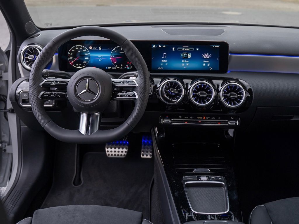 Mercedes-Benz A 180 2025