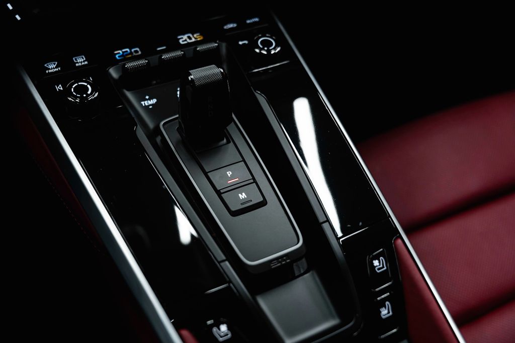 Porsche 992 2024