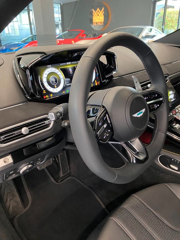 Aston Martin V8 Vantage 2025