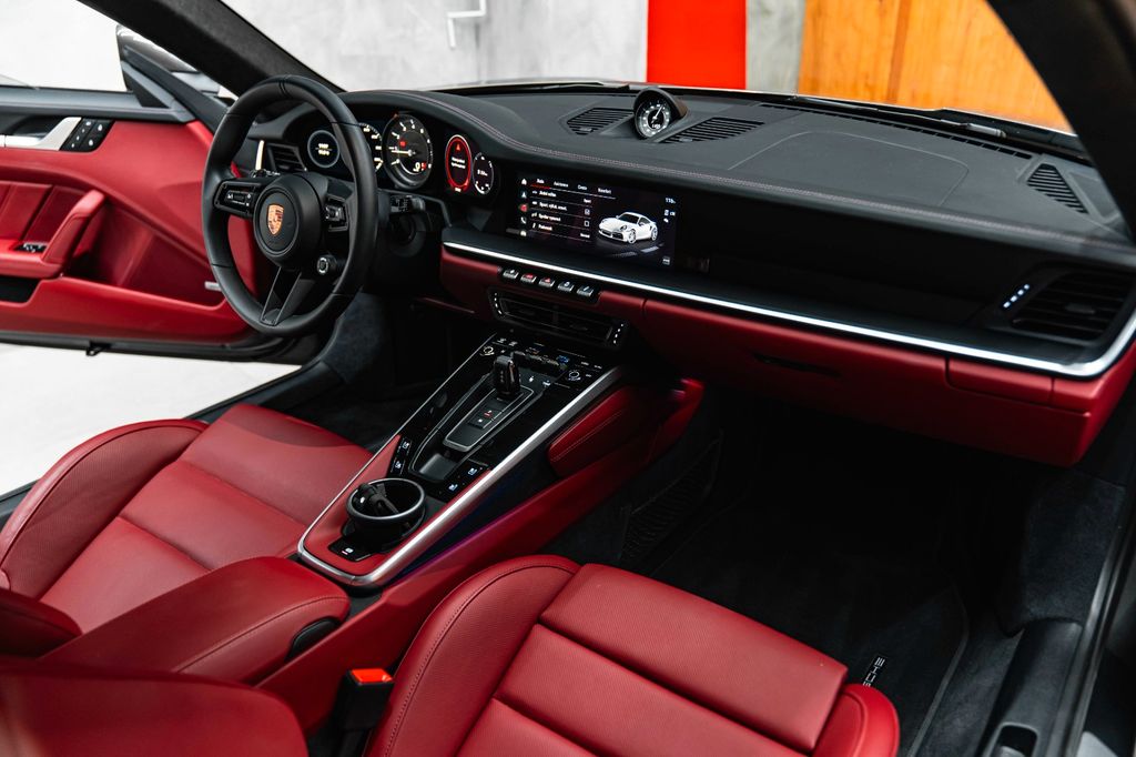 Porsche 992 2024