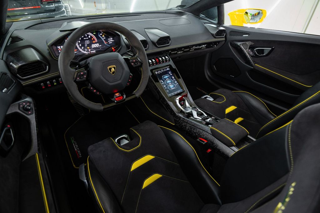 Lamborghini Huracán 2021