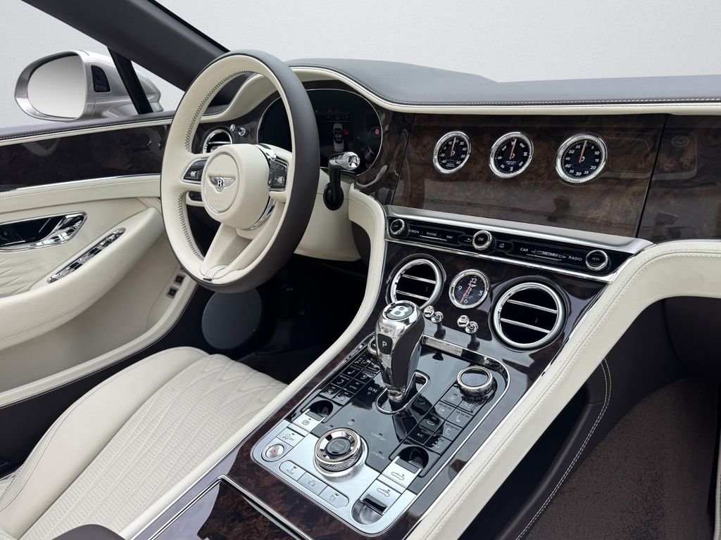 Bentley Continental GTC 2025