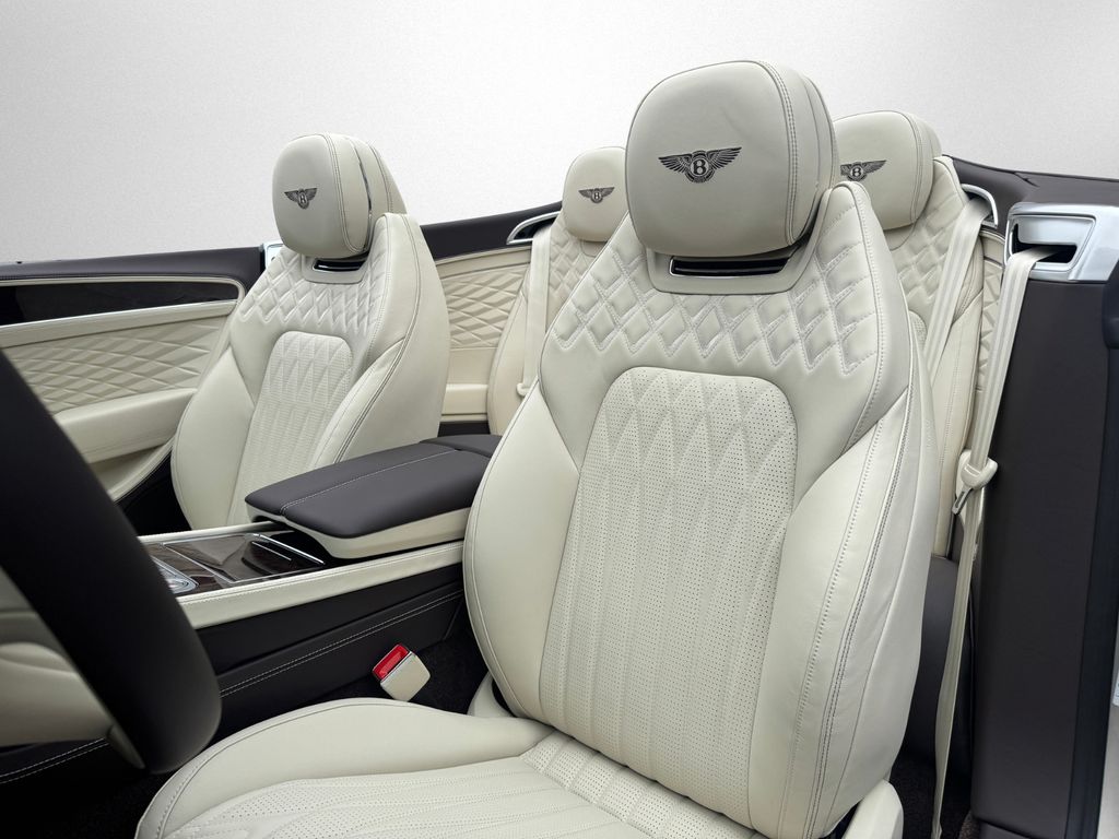Bentley Continental GTC 2025