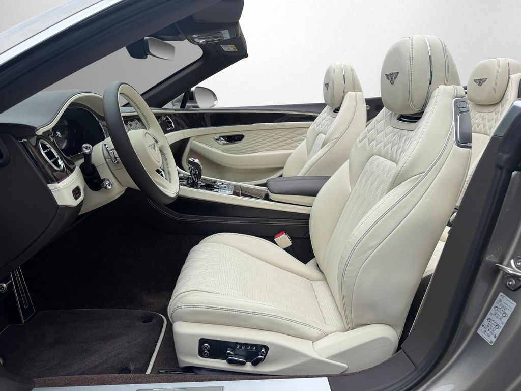 Bentley Continental GTC 2025