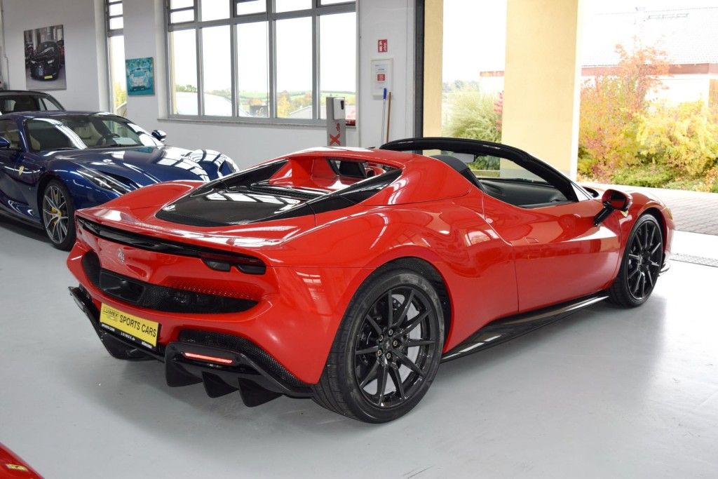 Ferrari 296 GTS 2025