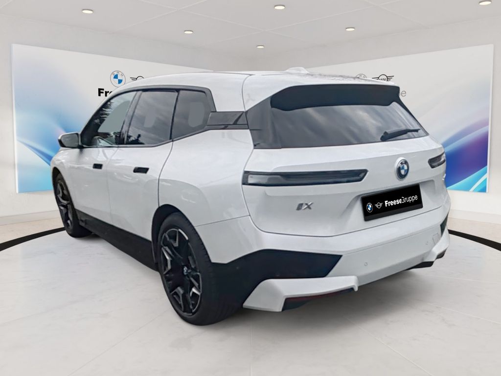 BMW iX 2023