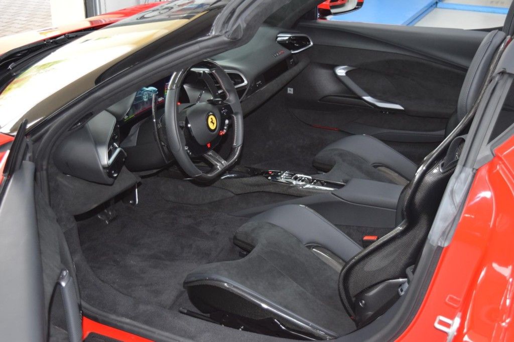 Ferrari 296 GTS 2025
