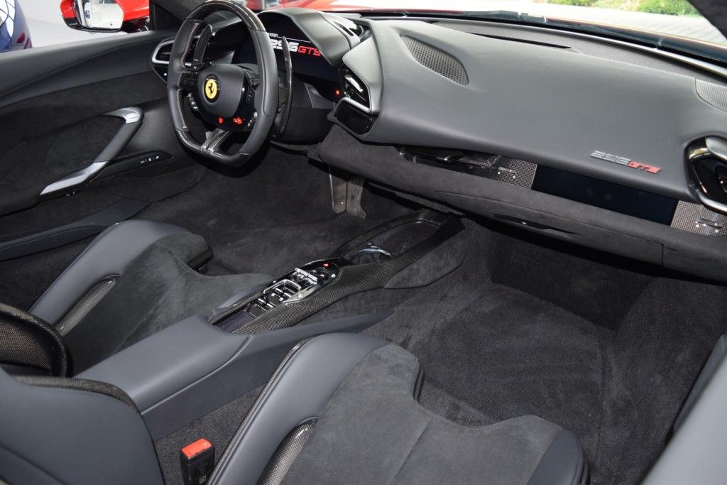 Ferrari 296 GTS 2025
