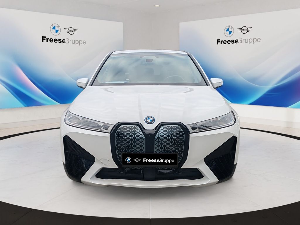 BMW iX 2023