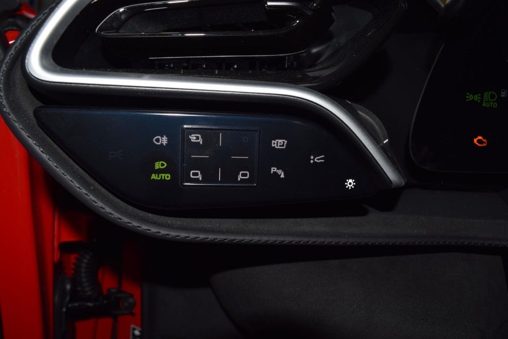 Ferrari 296 GTS 2025