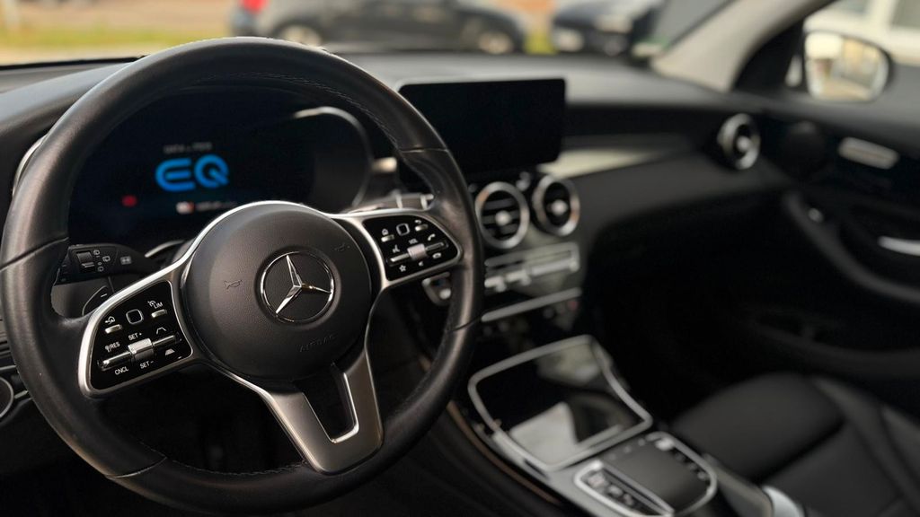 Mercedes-Benz GLC 300 2021