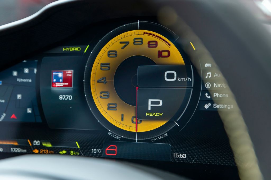 Ferrari SF90 2023