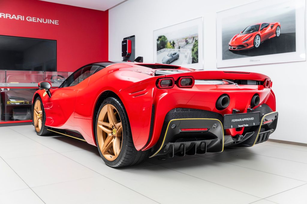 Ferrari SF90 2023