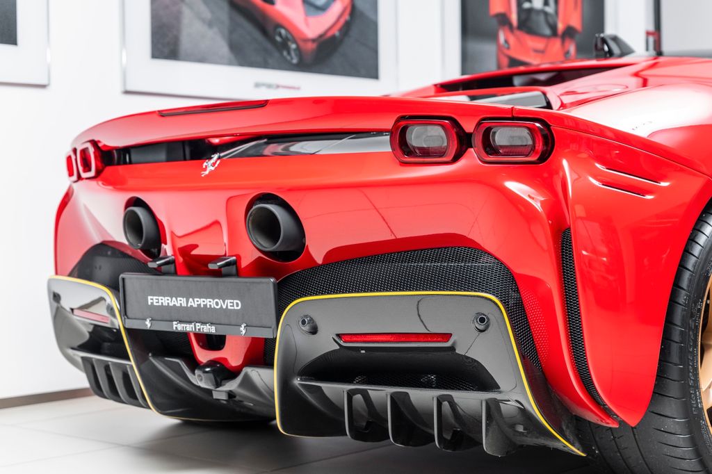 Ferrari SF90 2023