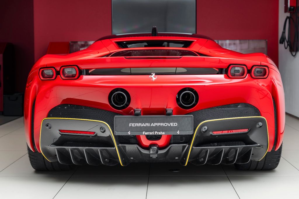 Ferrari SF90 2023