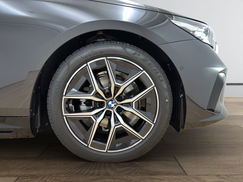 BMW 530 2025